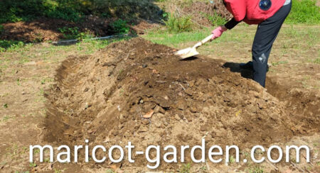 菌ちゃん農法の高畝づくり